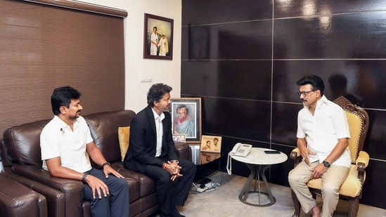 परिसीमन के खिलाफ एकजुट हुईं स्टालिन की DMK, विजय की TVK, बिल का विरोध करने का संकल्प